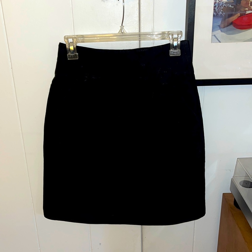 Theory High Waisted Black Pencil Skirt w/ Floral Jacquard
